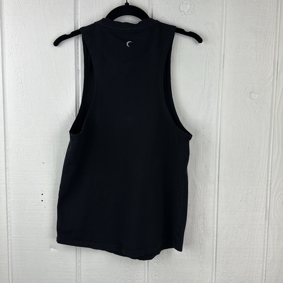 Zyia Active Women’s Size Medium Black Tank Top w/White Moon and Mountain Graphic - Picture 4 of 9